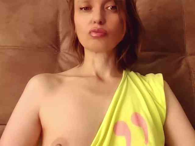 lilisexy14 webcam