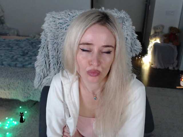 xyliganka777's BongaCams show and profile