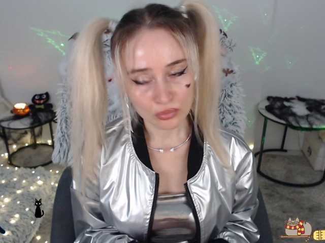 xyliganka777 live cam on BongaCams