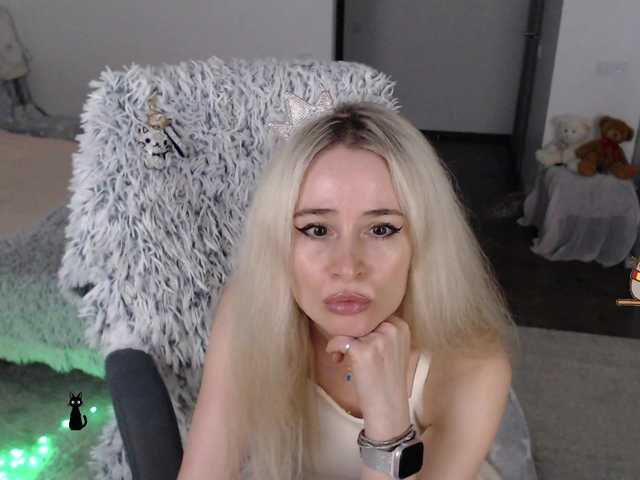 xyliganka777 live cam on BongaCams