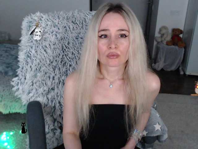 xyliganka777 live cam on BongaCams