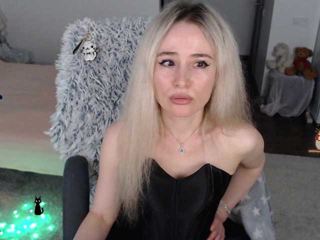 xyliganka777 live cam on BongaCams