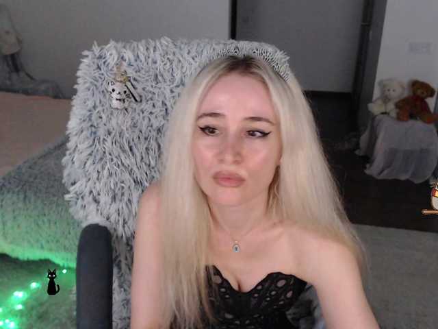 xyliganka777 live webcam show