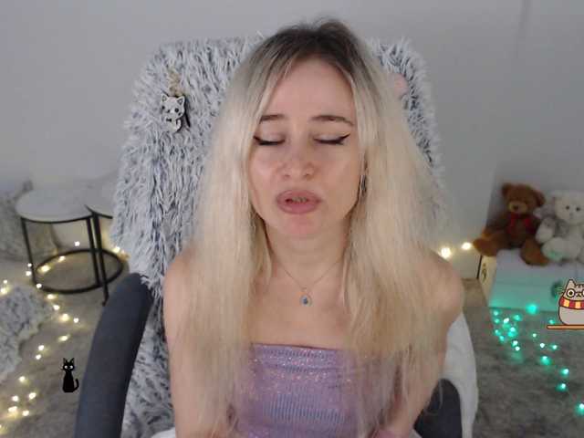 xyliganka777 live cam on BongaCams