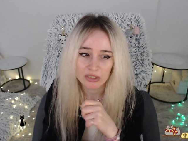 xyliganka777 live cam on BongaCams