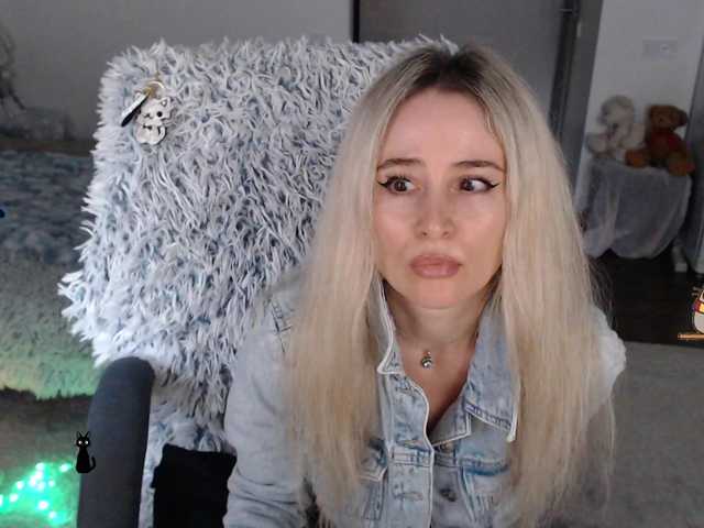 xyliganka777 live cam on BongaCams