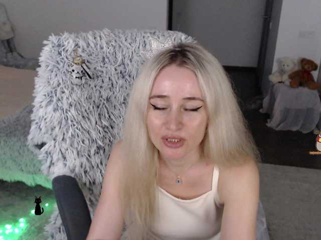 xyliganka777 live cam on BongaCams