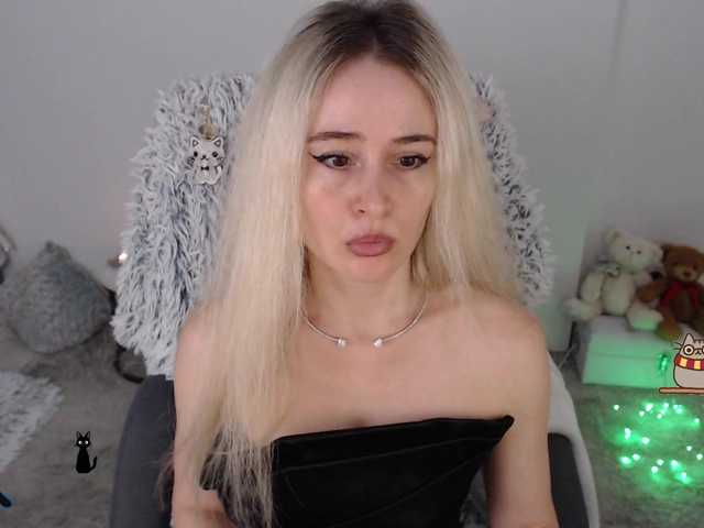 xyliganka777 live cam on BongaCams
