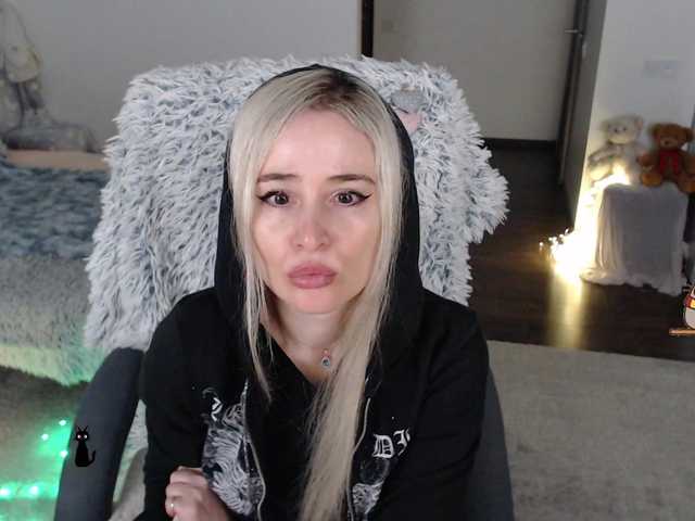 xyliganka777's BongaCams show and profile