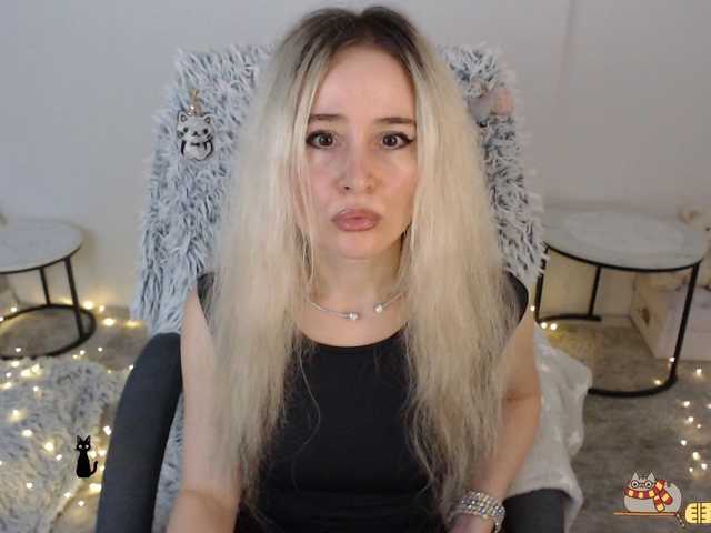 xyliganka777 live cam on BongaCams