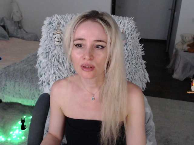 xyliganka777 live cam on BongaCams