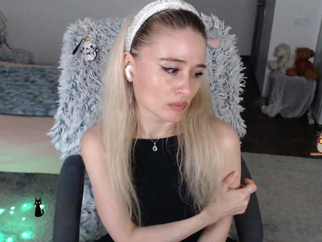 xyliganka777 live cam on BongaCams