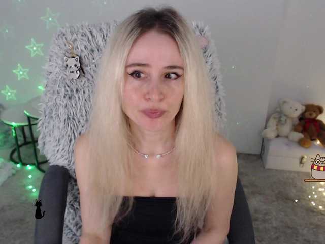 xyliganka777 live cam on BongaCams