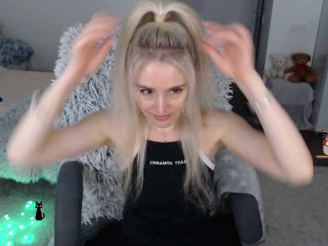 xyliganka777 live cam on BongaCams
