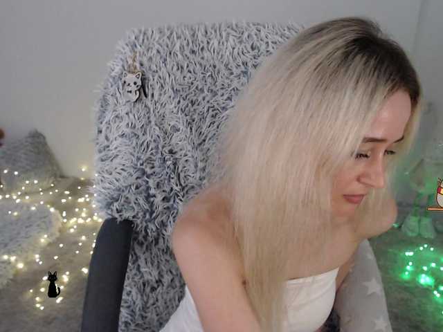 xyliganka777 live cam on BongaCams