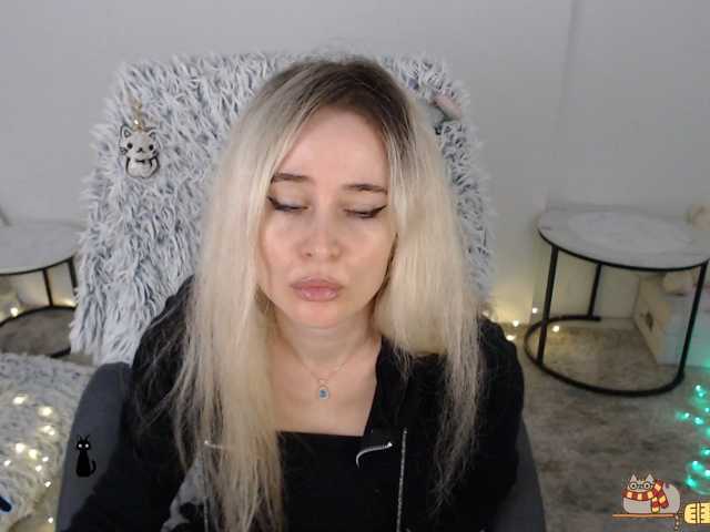 xyliganka777 live cam on BongaCams