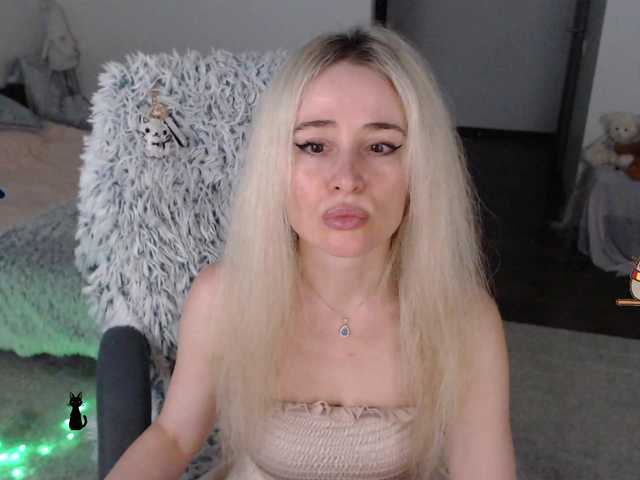 xyliganka777 live cam on BongaCams