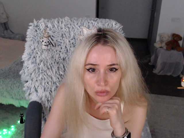 xyliganka777 live cam on BongaCams