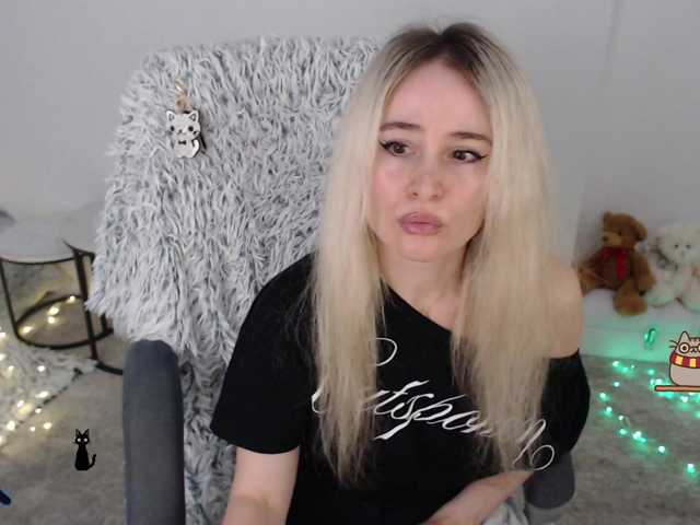 xyliganka777 live cam on BongaCams