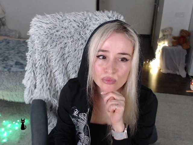 xyliganka777's BongaCams show and profile