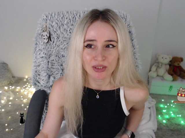 xyliganka777 live cam on BongaCams