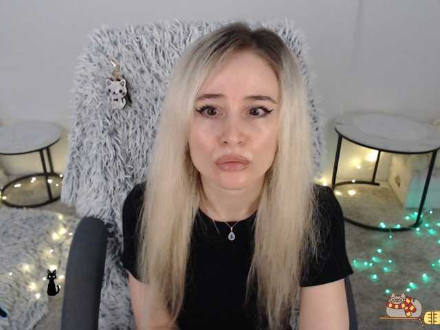 xyliganka777 live cam on BongaCams
