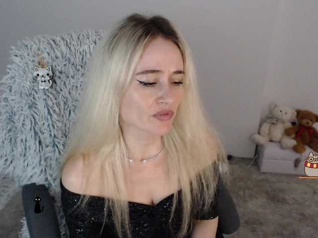 xyliganka777 live cam on BongaCams