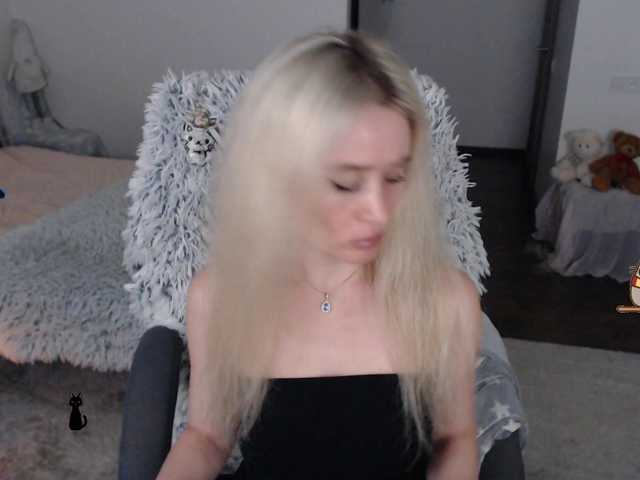 xyliganka777 live cam on BongaCams