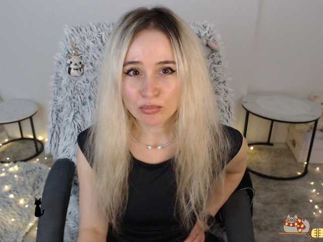 xyliganka777 live cam on BongaCams