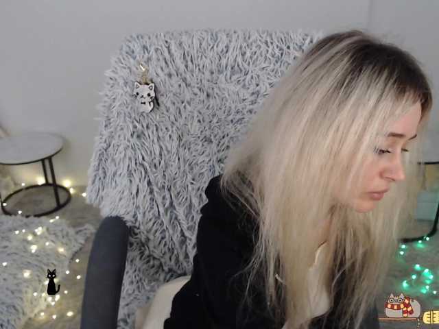 xyliganka777 live cam on BongaCams