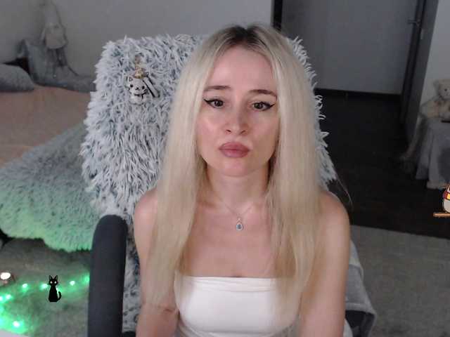 xyliganka777 live cam on BongaCams