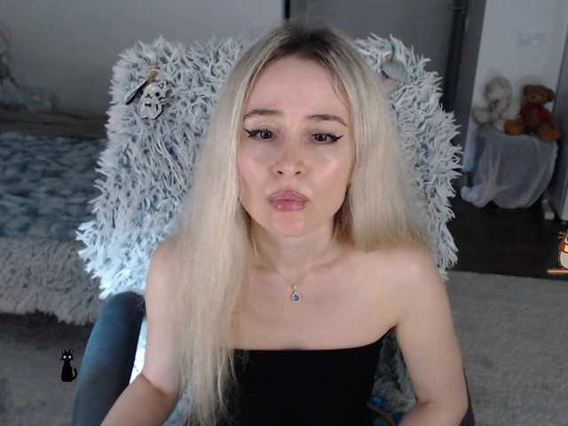 xyliganka777 live cam on BongaCams