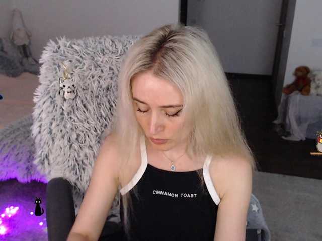 xyliganka777 live cam on BongaCams