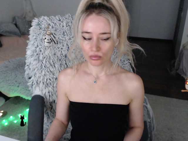 xyliganka777 live cam on BongaCams