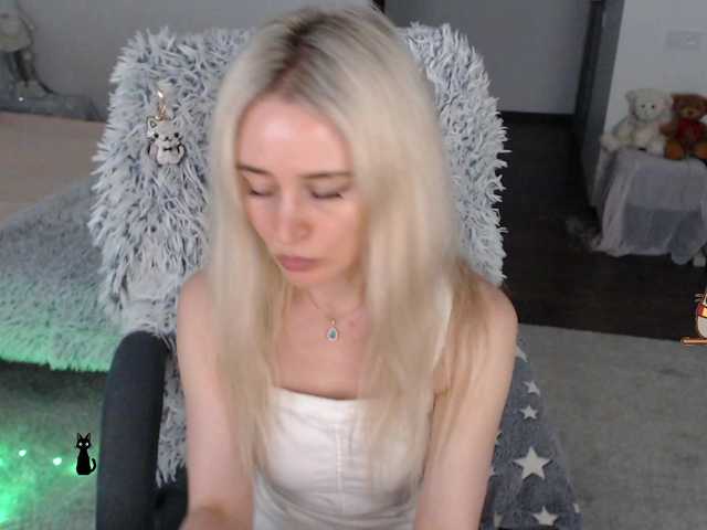 xyliganka777 live cam on BongaCams