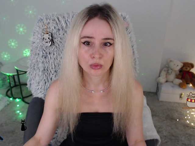 xyliganka777 live cam on BongaCams