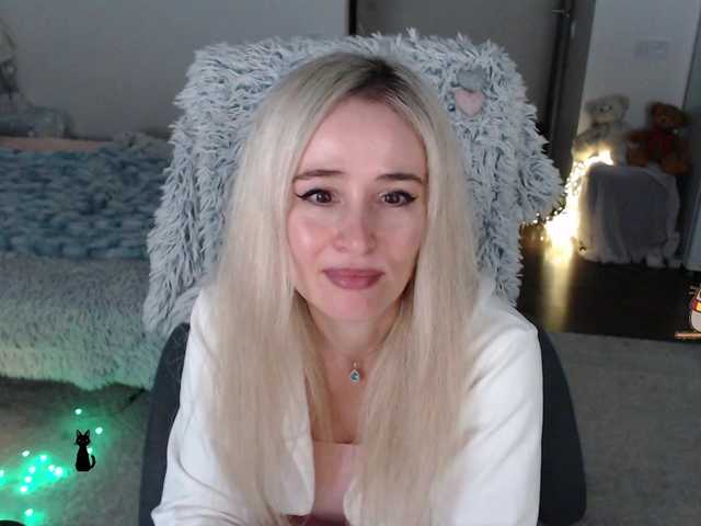 xyliganka777's BongaCams show and profile