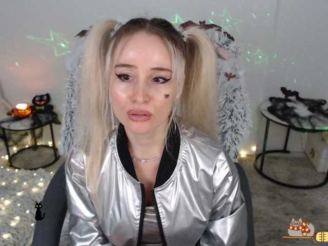 xyliganka777 live cam on BongaCams