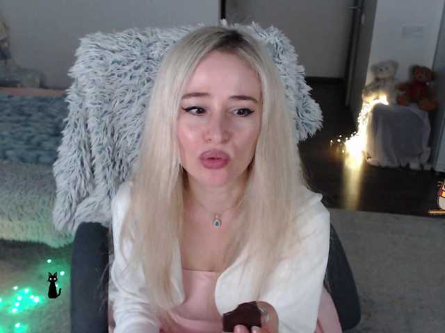 xyliganka777's BongaCams show and profile