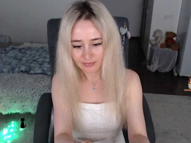 xyliganka777 live cam on BongaCams