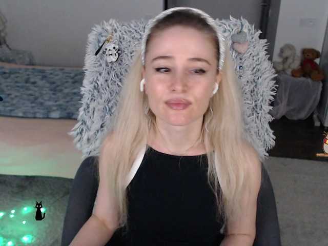 xyliganka777 live cam on BongaCams
