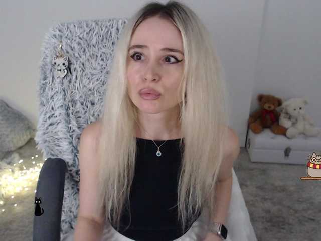 xyliganka777 live cam on BongaCams