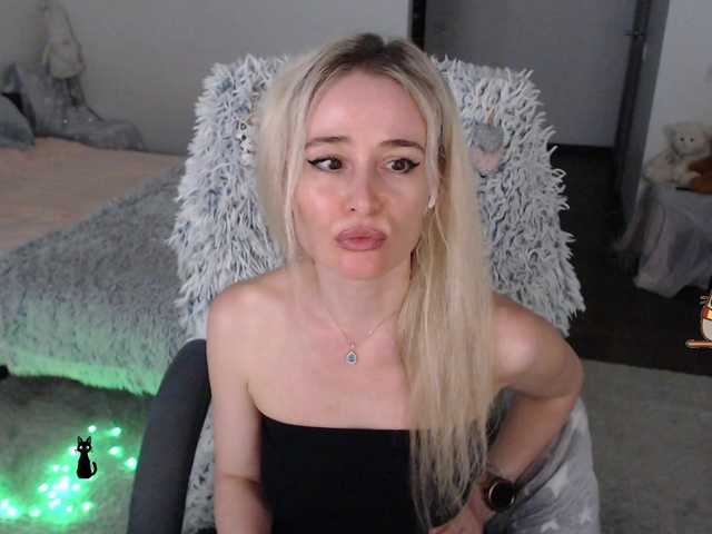 xyliganka777 live cam on BongaCams