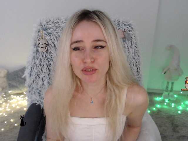 xyliganka777 live cam on BongaCams