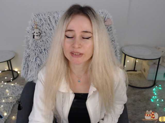 xyliganka777 live cam on BongaCams