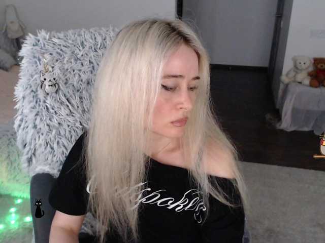 xyliganka777 live cam on BongaCams