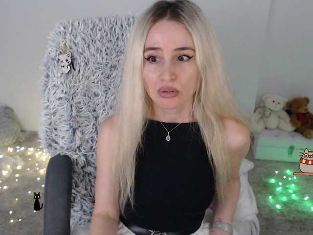 xyliganka777 live cam on BongaCams