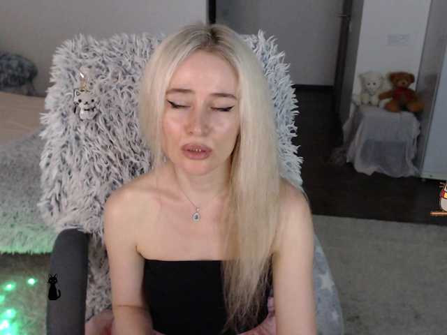 xyliganka777 live cam on BongaCams