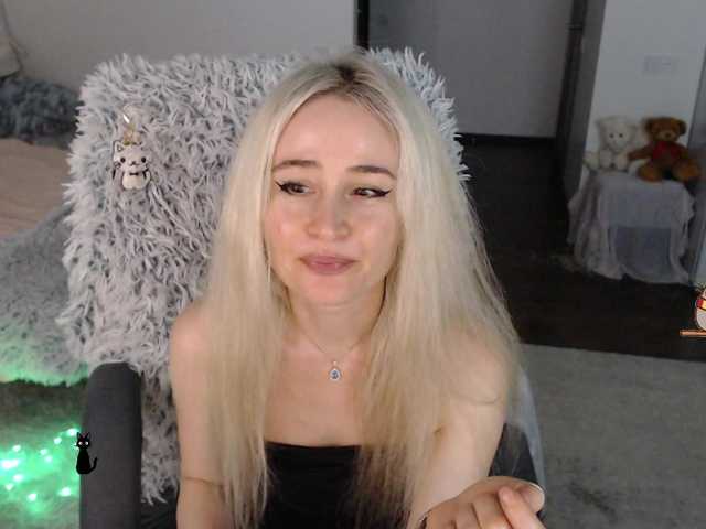 xyliganka777 live cam on BongaCams