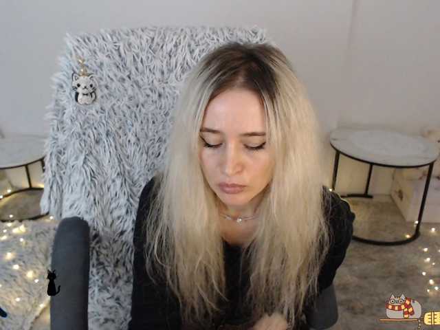 xyliganka777 live cam on BongaCams